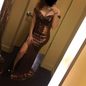 Windsor - Off the Shoulder Sequin Dress / Size: L